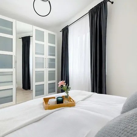 Appartement Spacious With Parking And Air Conditioning By Renters *